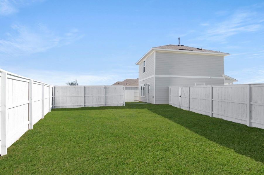 Exterior details and patio area of a home in Harvest Ridge, Elgin (Image 22).