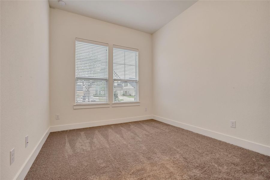 Spacious, unfurnished interior of a new home in Cross Creek Ranch 45′, Fulshear (Image 23).