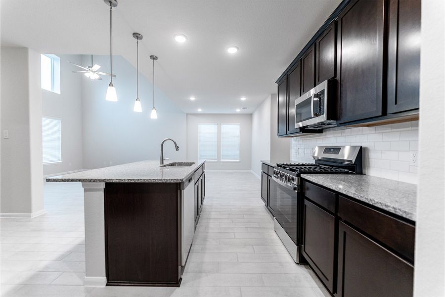Furnished interior view inside a new home in Canterra Creek, Rosharon (Image 6).