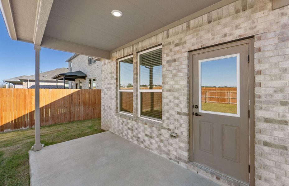 Exterior details and patio area of a home in Lagos, Manor (Image 22).