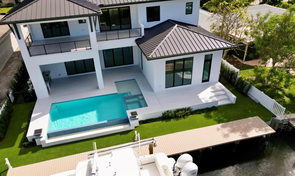 Exterior details and patio area of a home in , Palm Beach Gardens (Image 3).