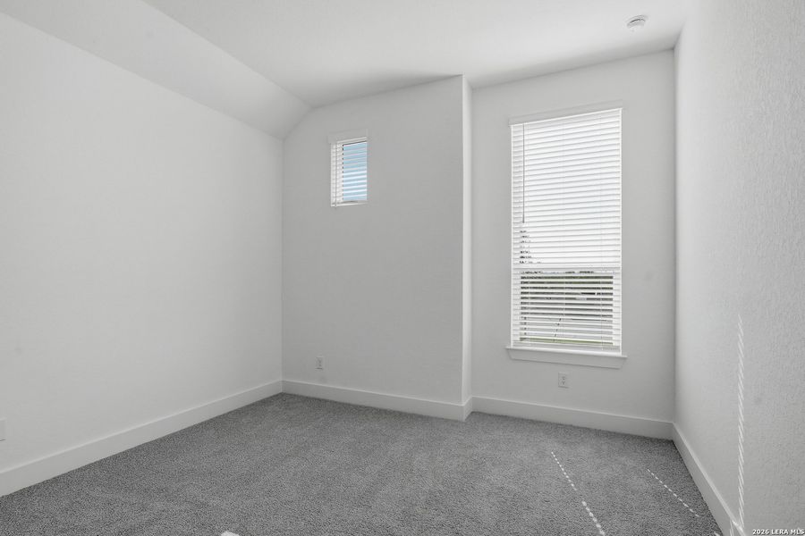 Spacious, unfurnished interior of a new home in Sienna Lakes, San Antonio (Image 19).