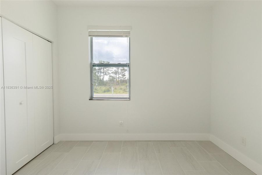 Spacious, unfurnished interior of a new home in , Lake Placid (Image 31).