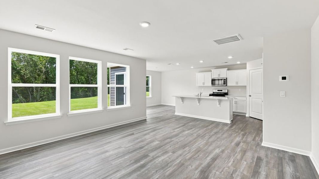 Spacious, unfurnished interior of a new home in Tyger Pines, Moore (Image 19).