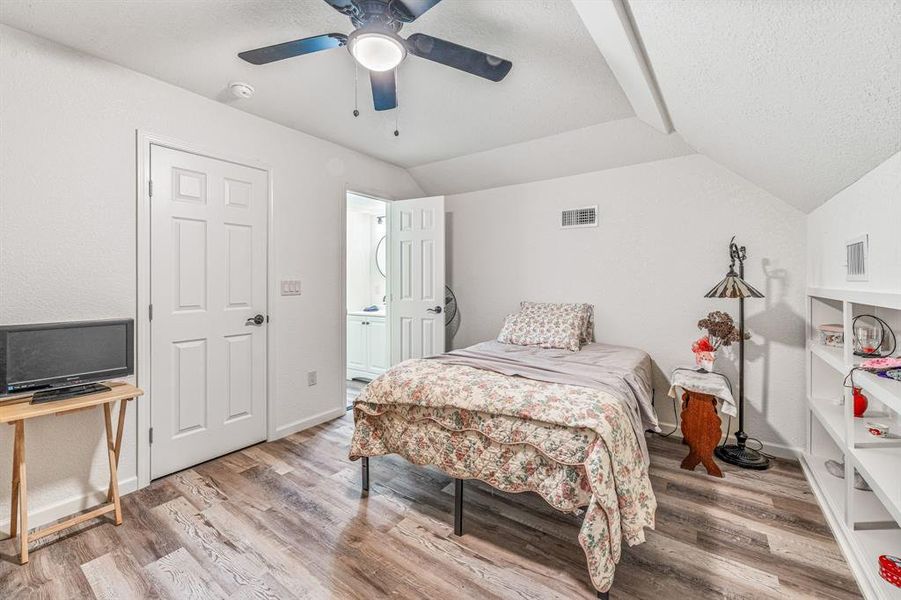 Furnished interior view inside a new home in , Comanche (Image 11).