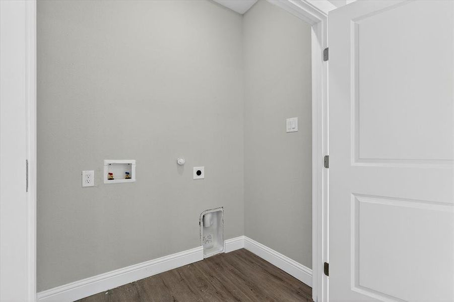 Spacious, unfurnished interior of a new home in , Grand Prairie (Image 28).