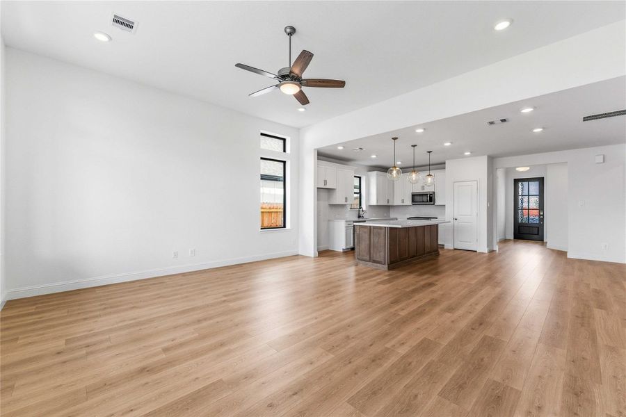 Spacious, unfurnished interior of a new home in Elyson, Katy (Image 30). Spacious, unfurnished interior of a new home in Elyson, Katy (Image 30).