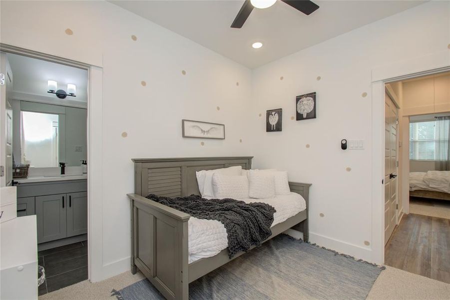 Image 33 of a home in .