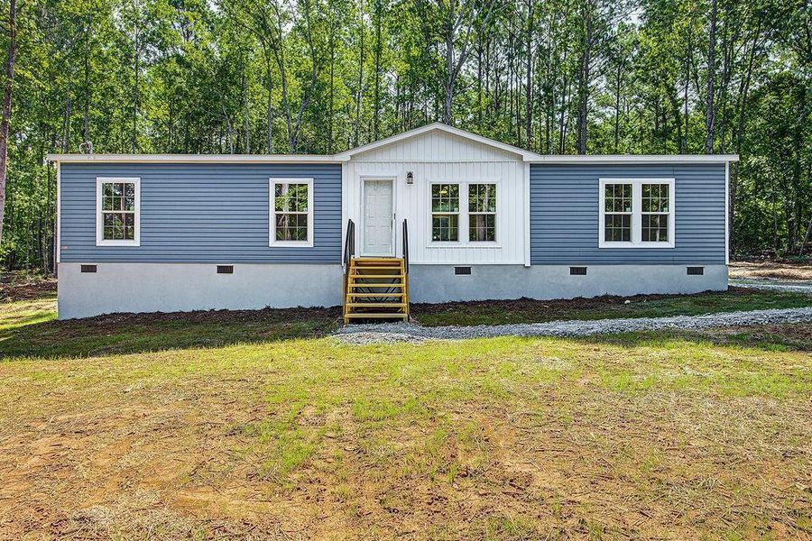 Exterior details and patio area of a home in , Eatonton (Image 19).