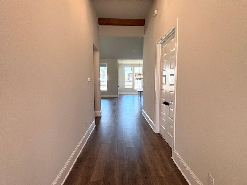 Spacious, unfurnished interior of a new home in Fulbrook on Fulshear Creek, Fulshear (Image 20).