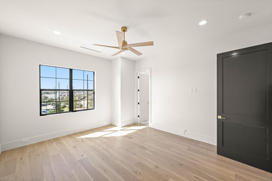 Spacious, unfurnished interior of a new home in , Sugar Land (Image 23). Spacious, unfurnished interior of a new home in , Sugar Land (Image 23).