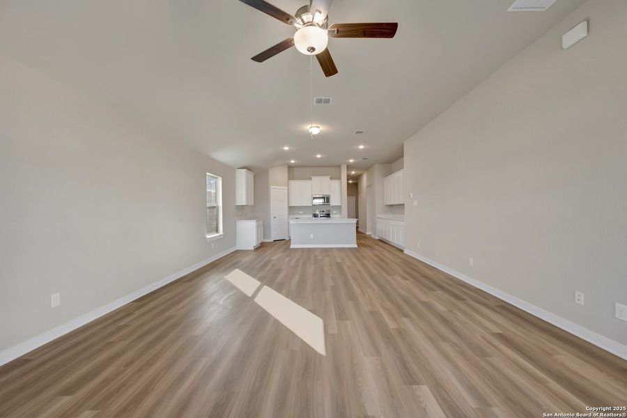 Spacious, unfurnished interior of a new home in Winding Brook, San Antonio (Image 40).