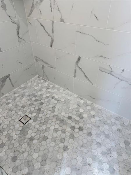 Spacious, unfurnished interior of a new home in , Englewood (Image 24).