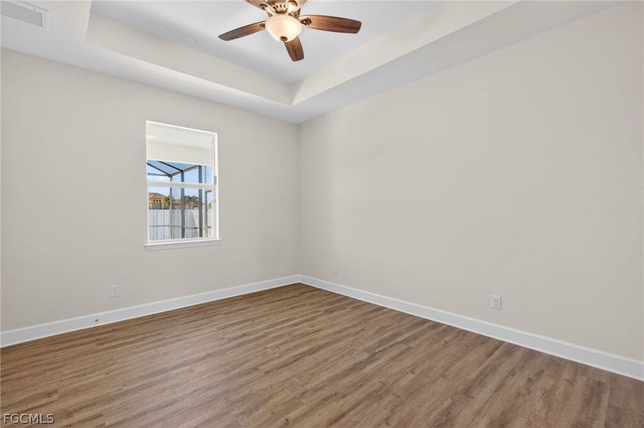 Spacious, unfurnished interior of a new home in Cape Coral, Cape Coral (Image 20).