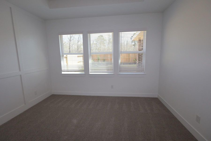 Spacious primary suite