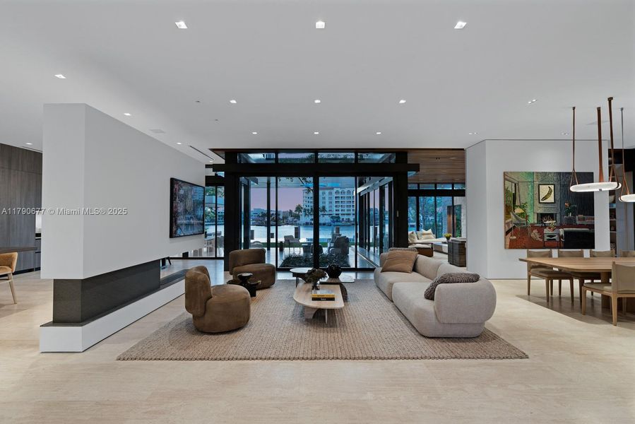 Spacious, unfurnished interior of a new home in , Golden Beach (Image 9).