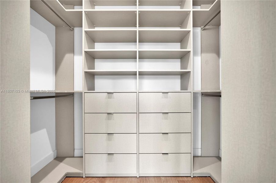 Image 34 of a home in .