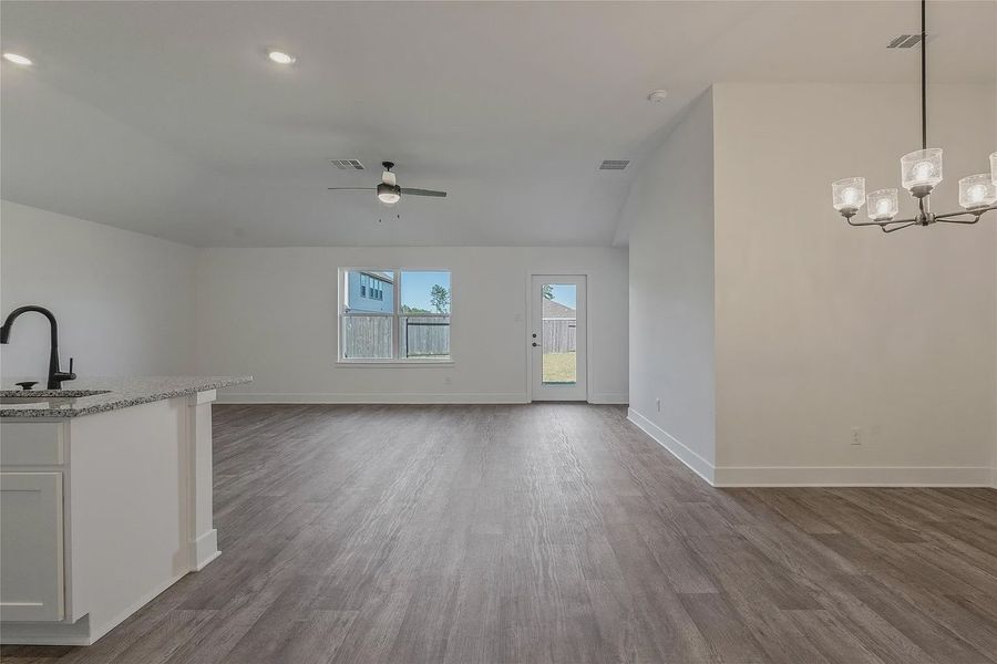 Spacious, unfurnished interior of a new home in Grand Oaks Reserve, Cleveland (Image 16).