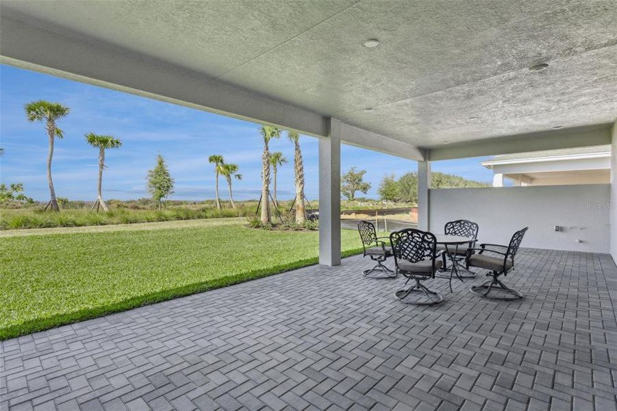 Exterior details and patio area of a home in , Tavares (Image 33).