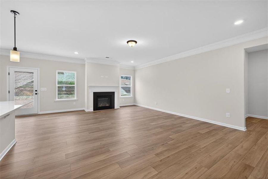 Spacious, unfurnished interior of a new home in Jones Ridge, Dallas (Image 23).