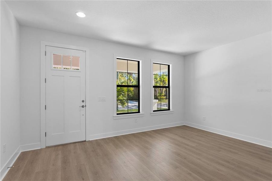 Spacious, unfurnished interior of a new home in , Tampa (Image 48).