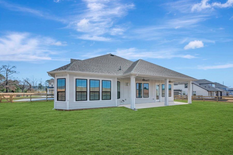 Exterior details and patio area of a home in Lone Star Landing, Montgomery (Image 27).