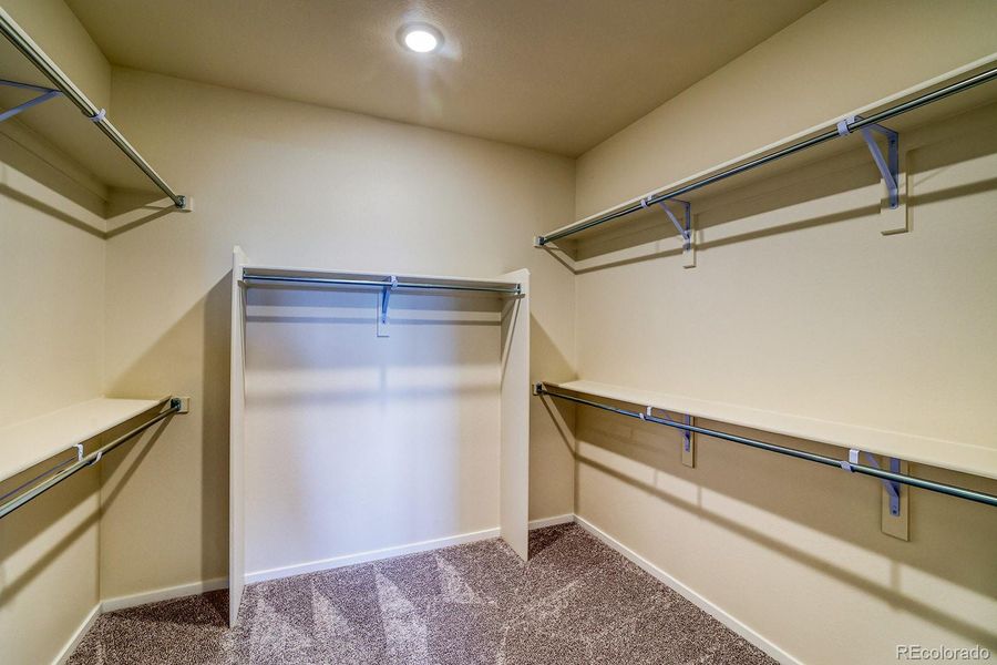 Image 20 of a home in The Aurora Highlands Summit Collection. Image 20 of a home in The Aurora Highlands Summit Collection.