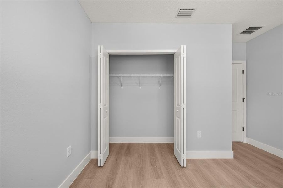 Spacious, unfurnished interior of a new home in , Sebring (Image 37).