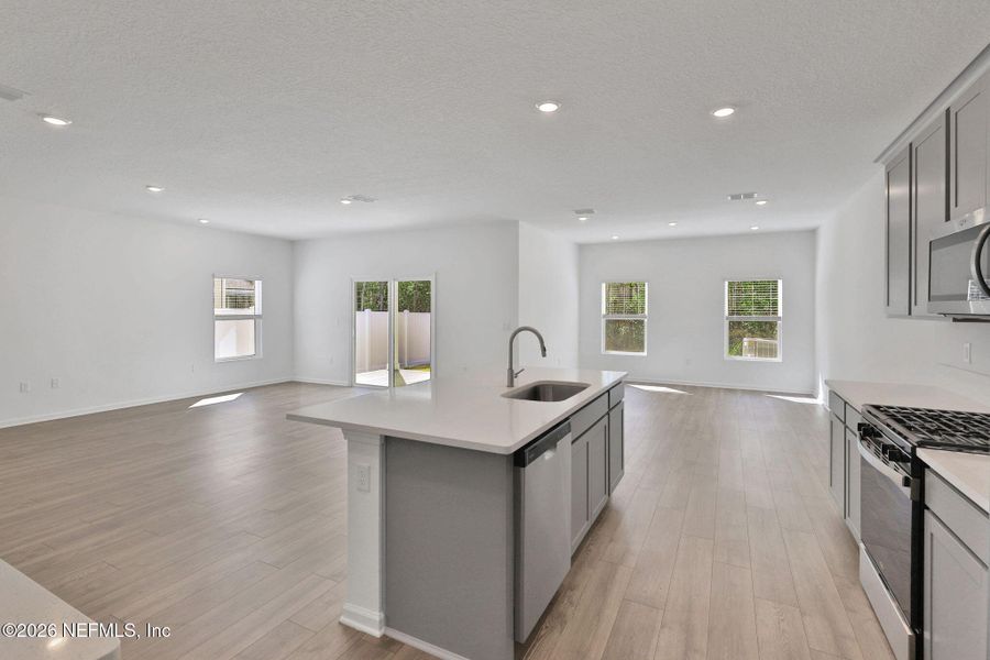 Furnished interior view inside a new home in Cedar Creek, Jacksonville (Image 10).