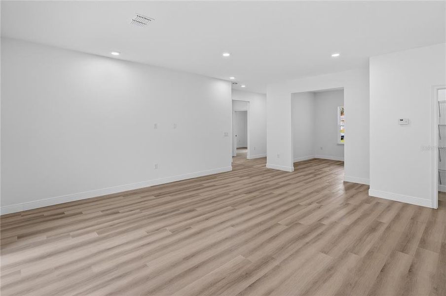 Spacious, unfurnished interior of a new home in , Ocala (Image 29).