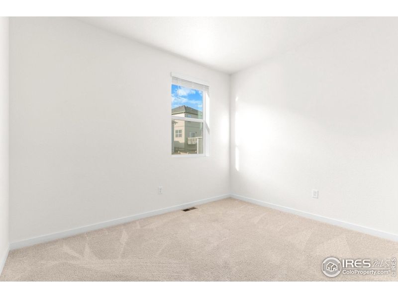 Spacious, unfurnished interior of a new home in Northridge Estates, Greeley (Image 25).