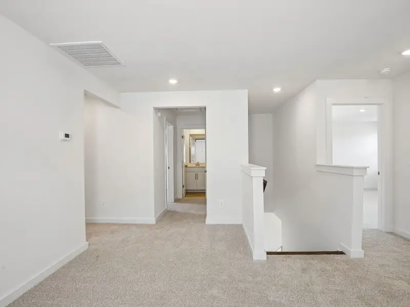 Spacious, unfurnished interior of a new home in Crestview - Ridge Series, Hermitage (Image 11).