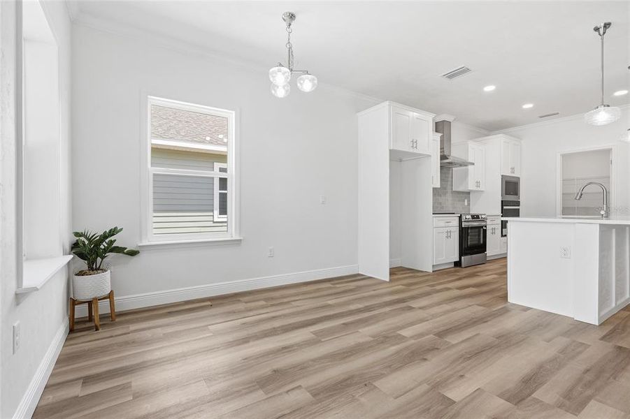Spacious, unfurnished interior of a new home in Grand Oaks, Gainesville (Image 19).