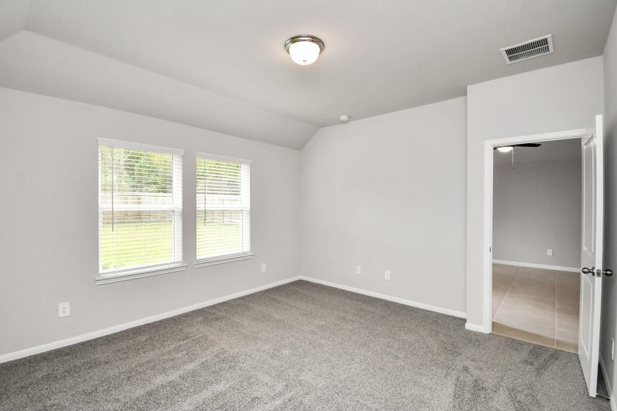 Spacious, unfurnished interior of a new home in Montgomery Ridge: Founders Collection, Montgomery (Image 35).