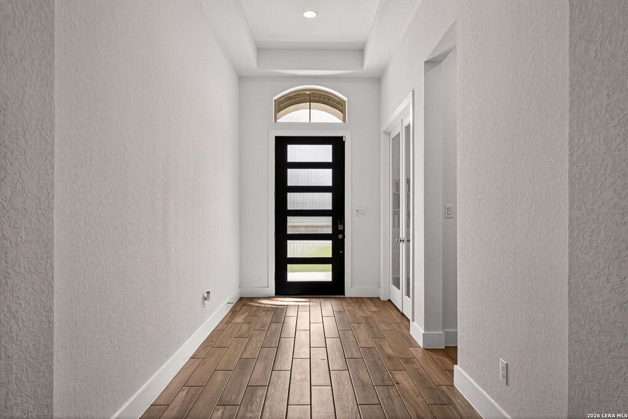Spacious, unfurnished interior of a new home in , Bulverde (Image 22).