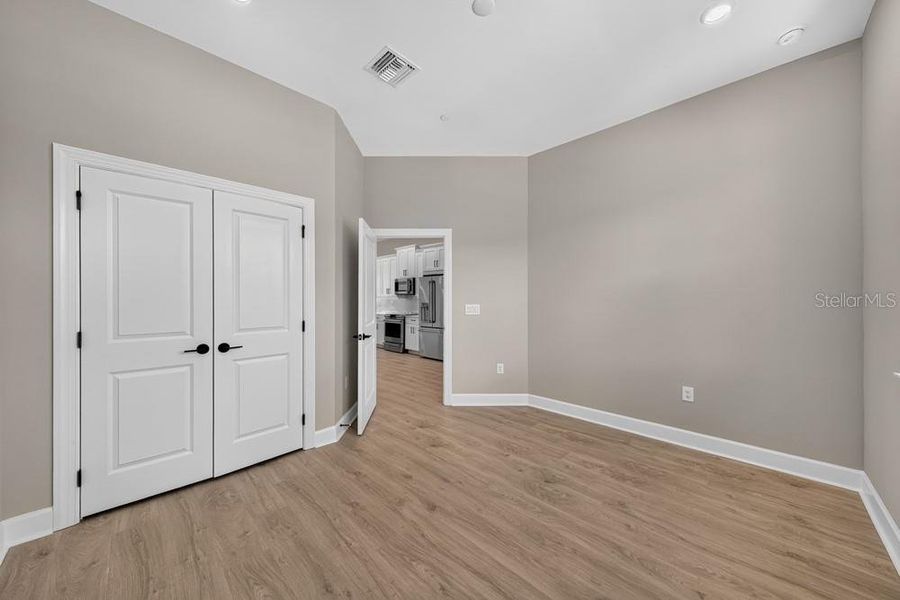 Spacious, unfurnished interior of a new home in Seahaven, Punta Gorda (Image 24). Spacious, unfurnished interior of a new home in Seahaven, Punta Gorda (Image 24).