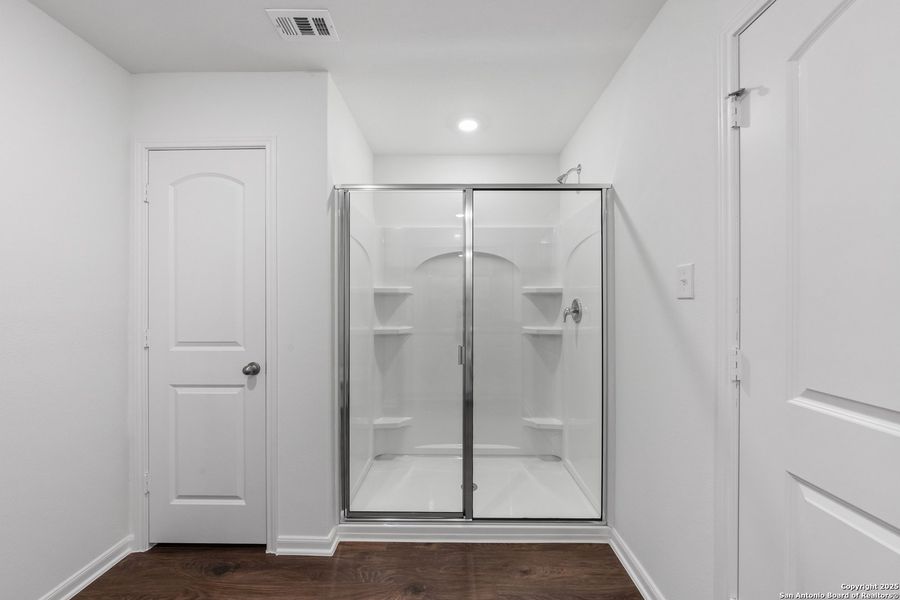 Furnished interior view inside a new home in Rosewood Estates, Lytle (Image 9).