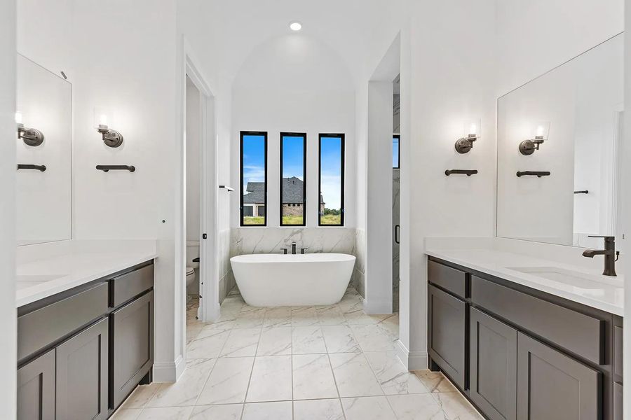 Elmsdale IV B Primary bath