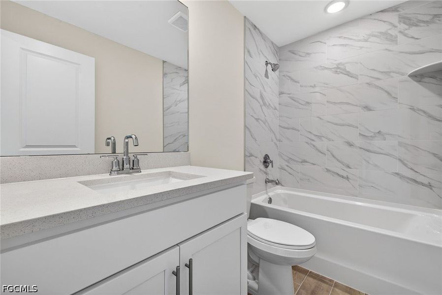 Furnished interior view inside a new home in Cape Coral, Cape Coral (Image 11).