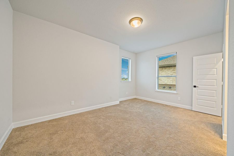 Spacious, unfurnished interior of a new home in , Brookshire (Image 32).