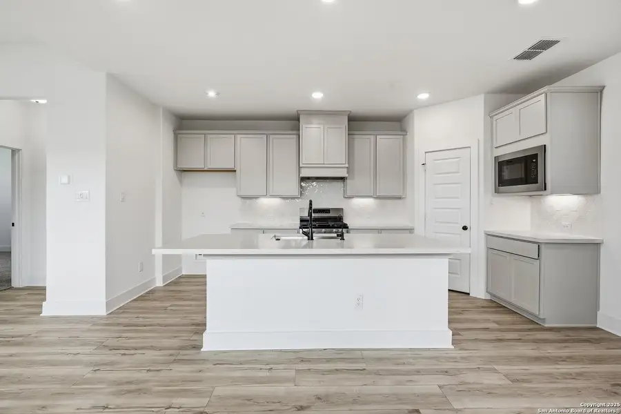 Furnished interior view inside a new home in Stillwater Ranch, San Antonio (Image 17). Furnished interior view inside a new home in Stillwater Ranch, San Antonio (Image 17).