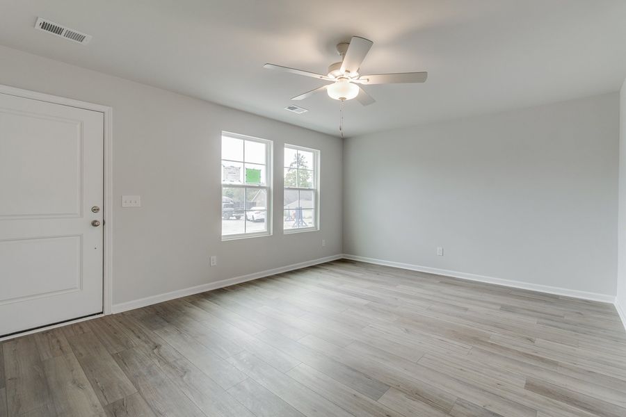 Spacious, unfurnished interior of a new home in Haynes Park, Columbia (Image 14).