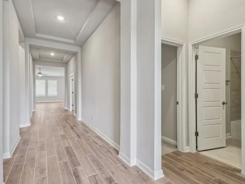 Spacious, unfurnished interior of a new home in Carmel Ranch, Schertz (Image 22). Spacious, unfurnished interior of a new home in Carmel Ranch, Schertz (Image 22).