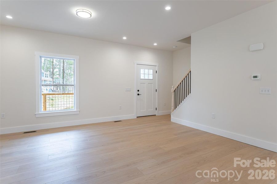 Spacious, unfurnished interior of a new home in , Fairview (Image 36).