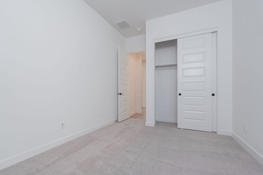 Spacious, unfurnished interior of a new home in Soleo, San Tan Valley (Image 12).