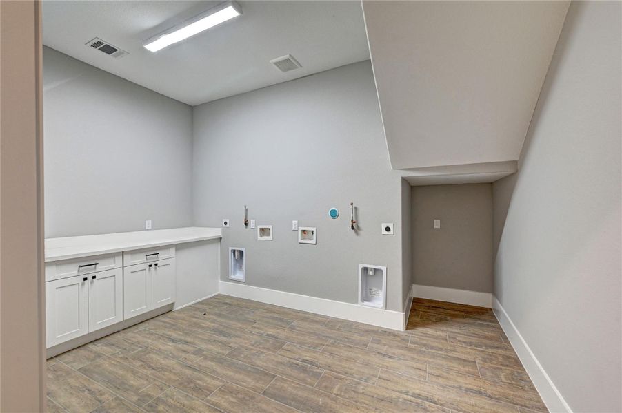 Spacious, unfurnished interior of a new home in , Montgomery (Image 40).