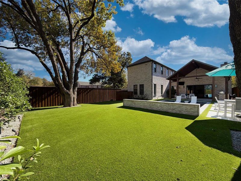 Exterior details and patio area of a home in , Dallas (Image 23).