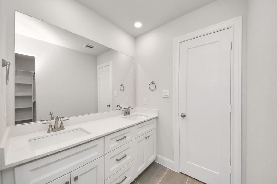 Furnished interior view inside a new home in Grand Oaks Reserve, Cleveland (Image 15).