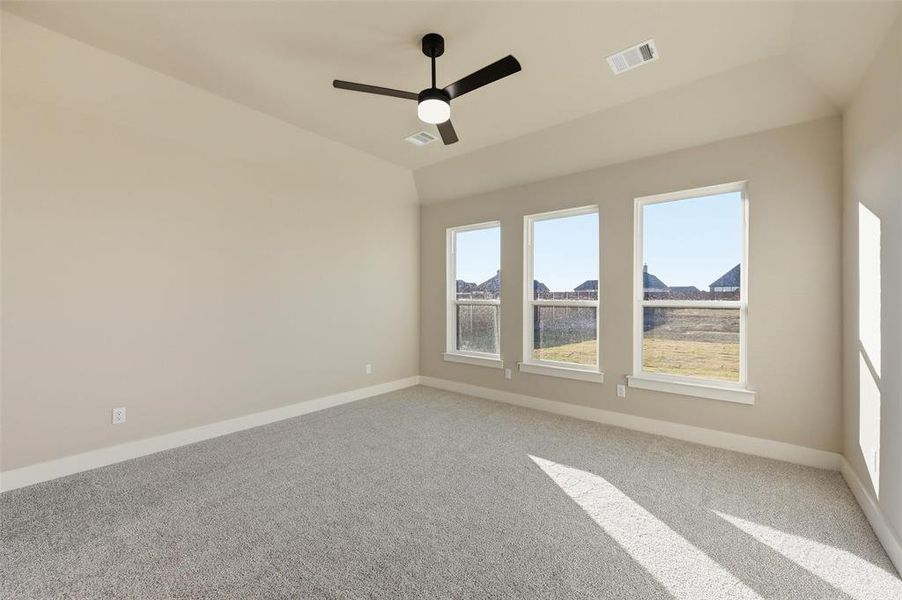 Spacious, unfurnished interior of a new home in Coyote Crossing, Godley (Image 35).