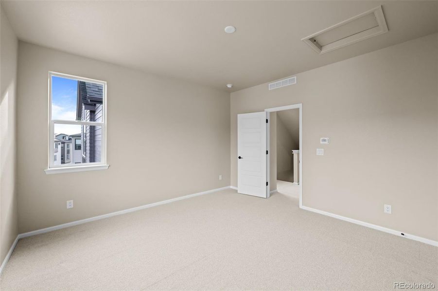 Spacious, unfurnished interior of a new home in Baseline, Broomfield (Image 20).